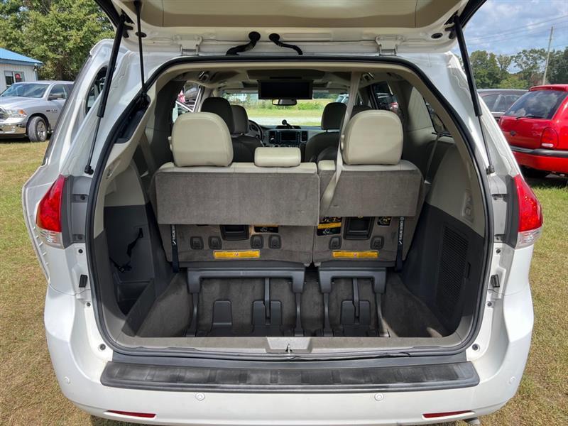 Toyota Sienna XLE FWD 8-Passenger V6 2012