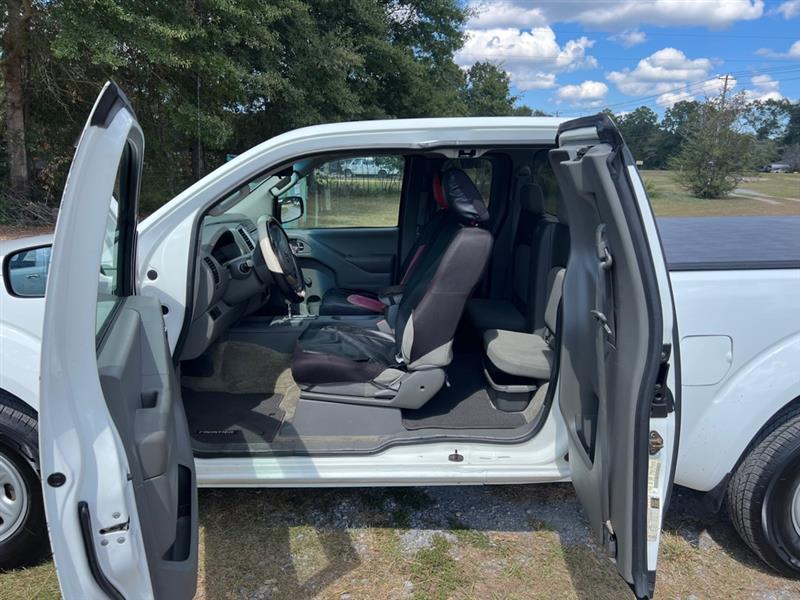 Nissan Frontier S King Cab I4 5MT 2WD 2015