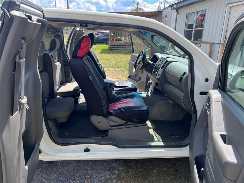 Nissan Frontier S King Cab I4 5MT 2WD 2015