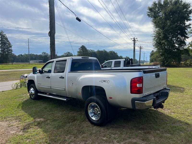 Chevrolet Silverado 3500HD LT Crew Cab 4WD 2011