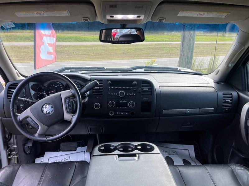 Chevrolet Silverado 3500HD LT Crew Cab 4WD 2011