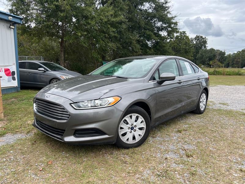 Ford Fusion S 2013