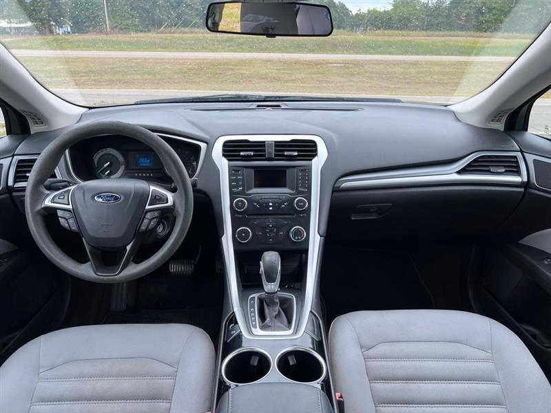 Ford Fusion S 2013