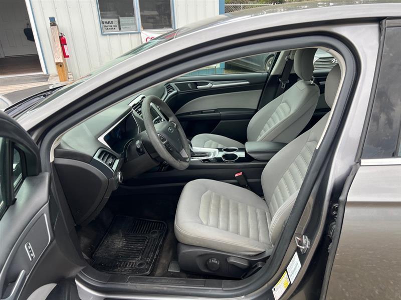 Ford Fusion S 2013