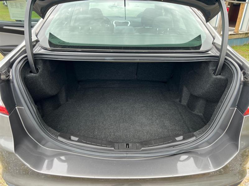 Ford Fusion S 2013