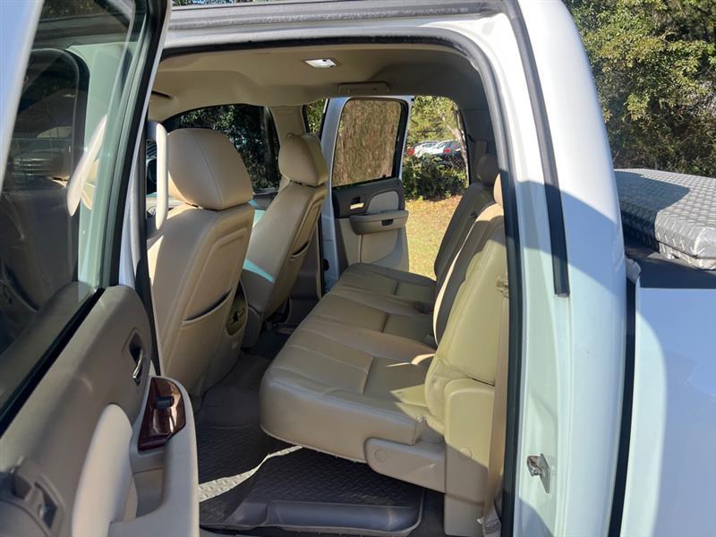 Chevrolet Silverado 1500 LTZ Crew Cab 4WD 2011