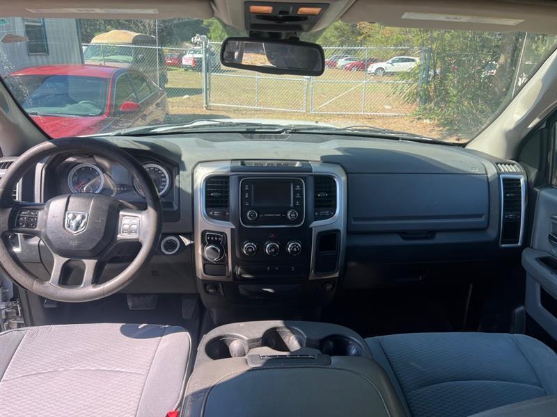 RAM 1500 SLT Quad Cab 2WD 2015