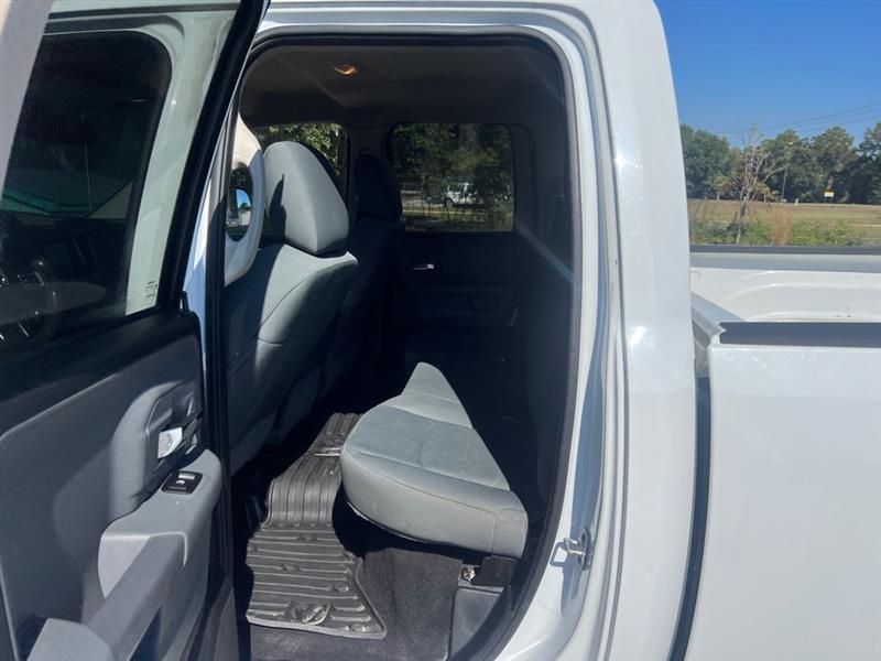 RAM 1500 SLT Quad Cab 2WD 2015