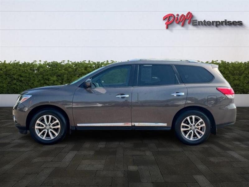 2016 Nissan Pathfinder SL photo 3
