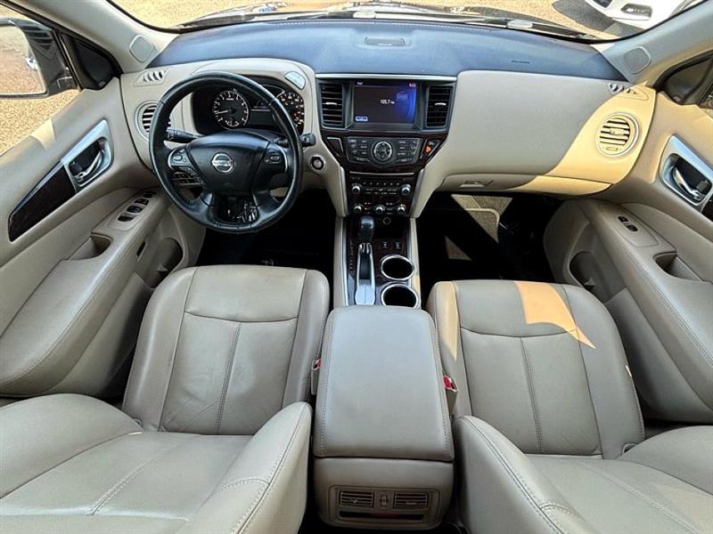 2016 Nissan Pathfinder SL photo 11