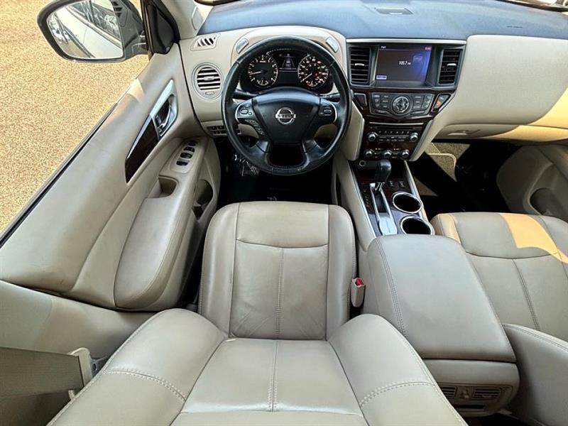 2016 Nissan Pathfinder SL photo 12