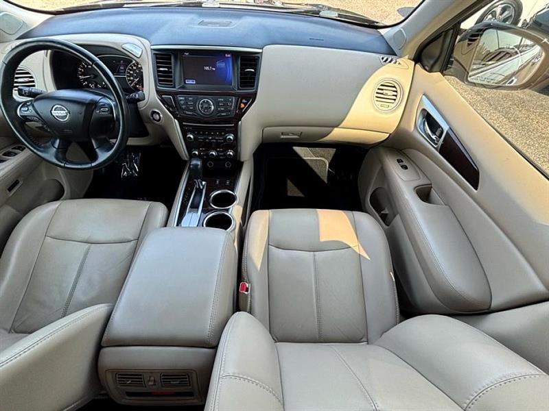 2016 Nissan Pathfinder SL photo 13