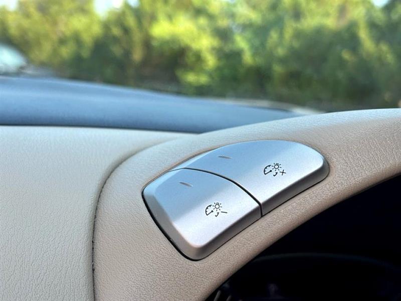 2016 Nissan Pathfinder SL photo 19