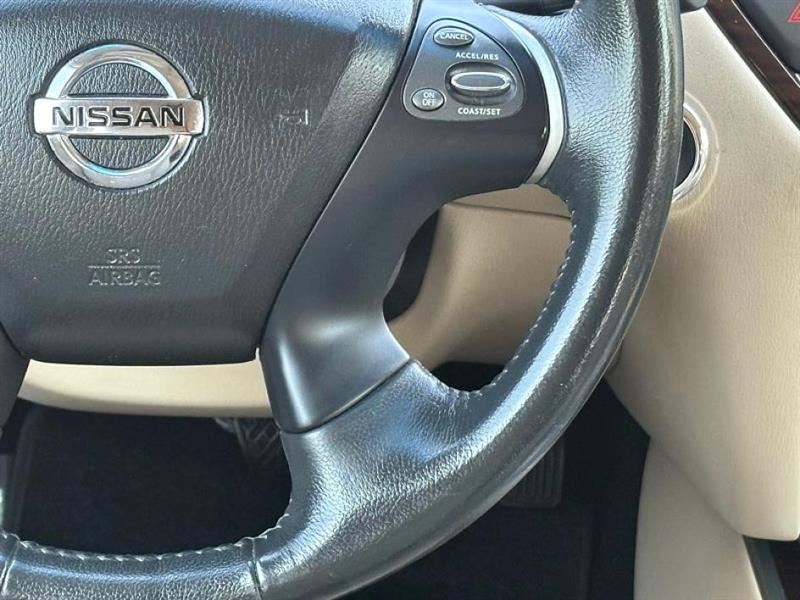 2016 Nissan Pathfinder SL photo 22