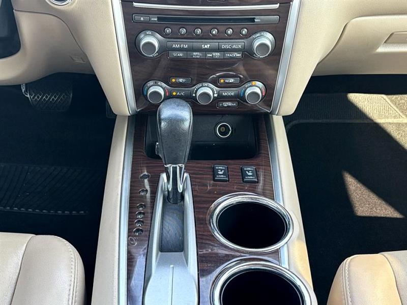 2016 Nissan Pathfinder SL photo 25