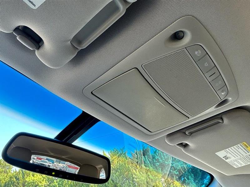 2016 Nissan Pathfinder SL photo 29