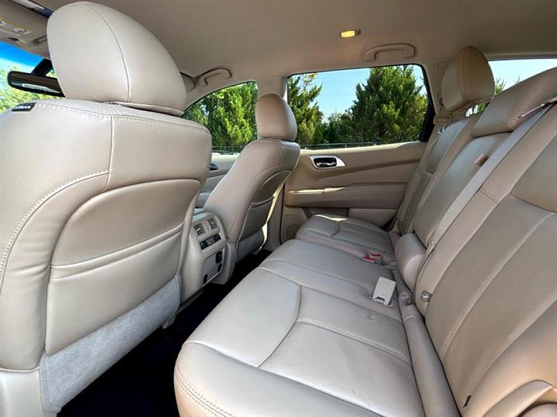 2016 Nissan Pathfinder SL photo 38
