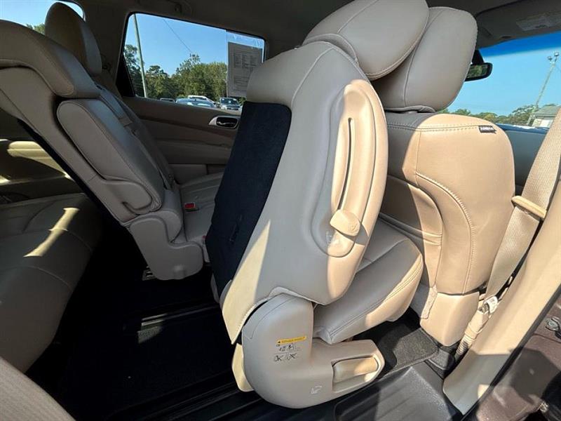 2016 Nissan Pathfinder SL photo 43
