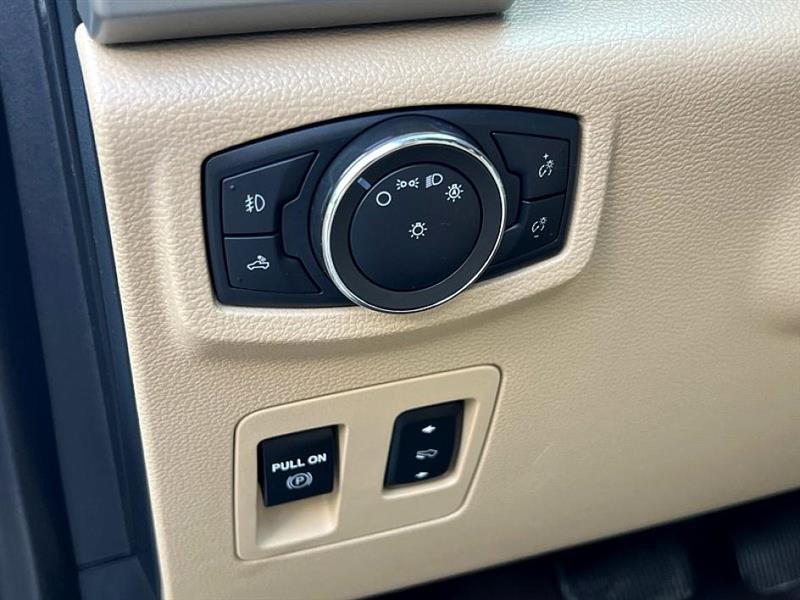 2020 Ford F-150 Lariat photo 25