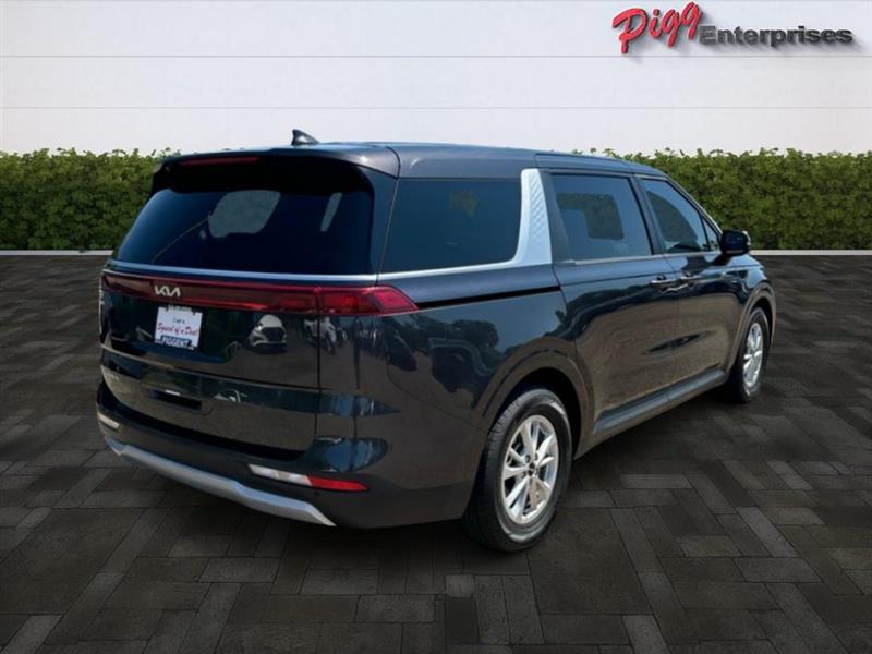 2024 Kia Carnival LX photo 9