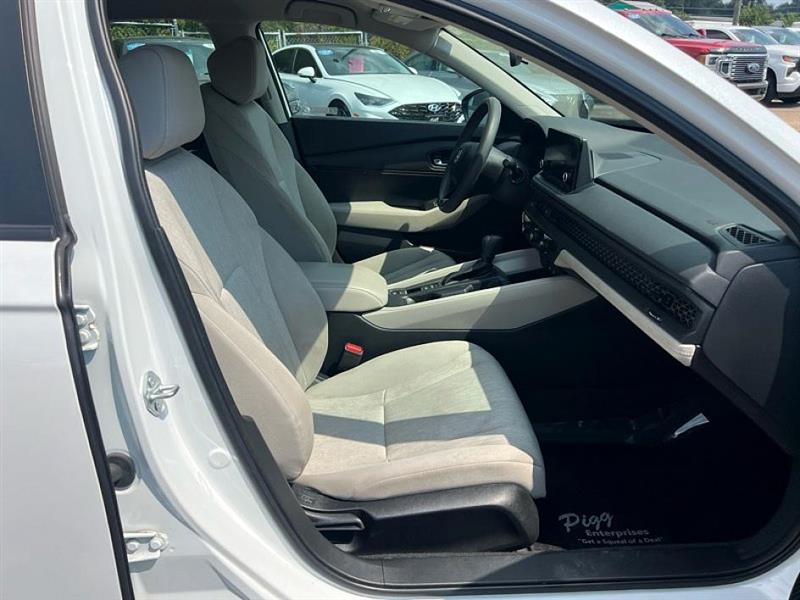 2023 Honda Accord LX photo 11