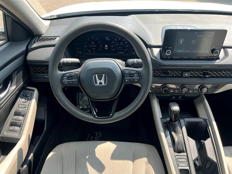 2023 Honda Accord LX photo 13