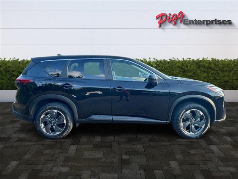 2024 Nissan Rogue SV photo 4