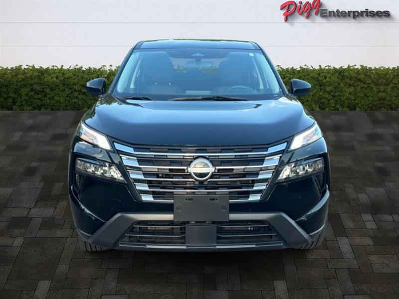 2024 Nissan Rogue SV photo 10