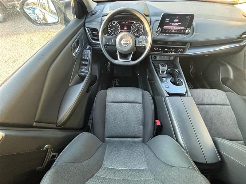 2024 Nissan Rogue SV photo 12