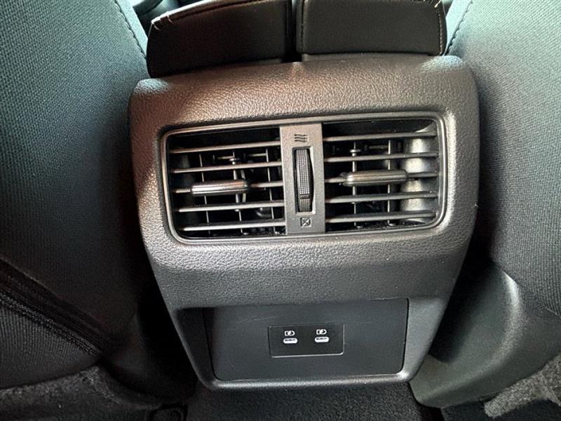 2024 Nissan Rogue SV photo 32