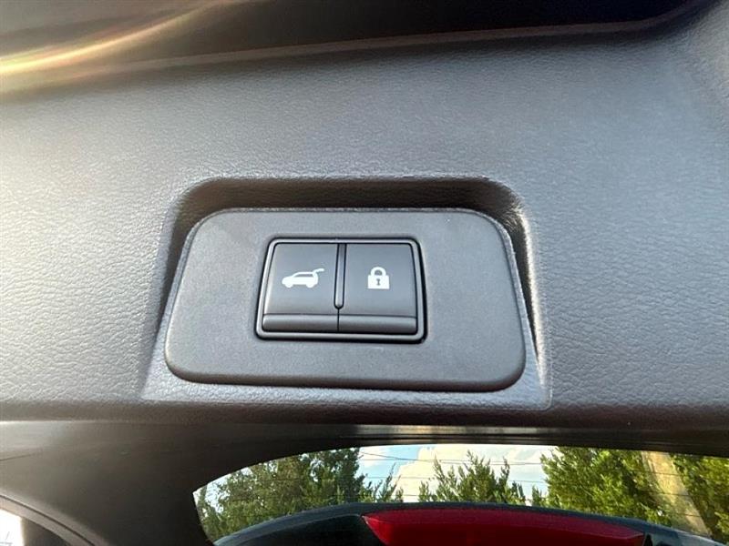 2024 Nissan Rogue SV photo 36