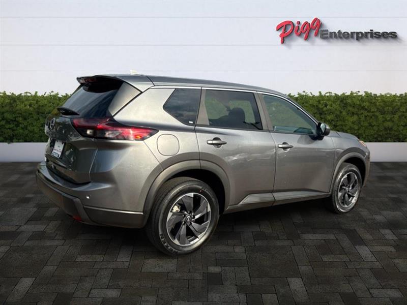 2024 Nissan Rogue SV photo 2
