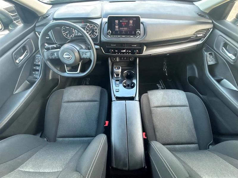 2024 Nissan Rogue SV photo 6