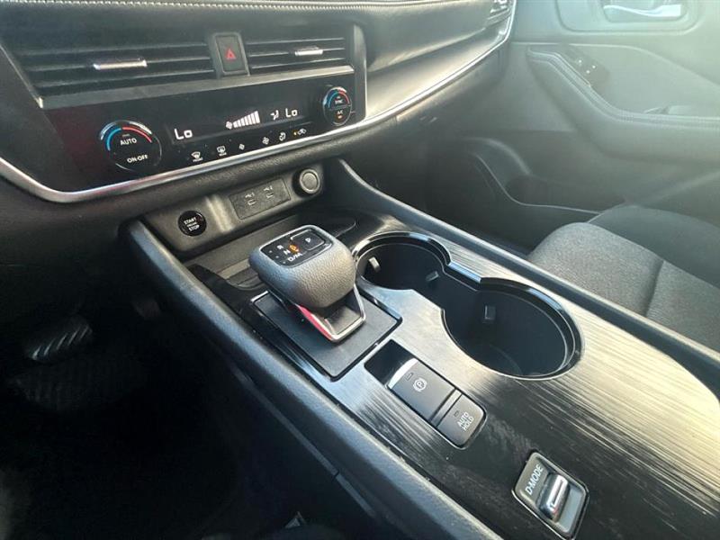 2024 Nissan Rogue SV photo 15