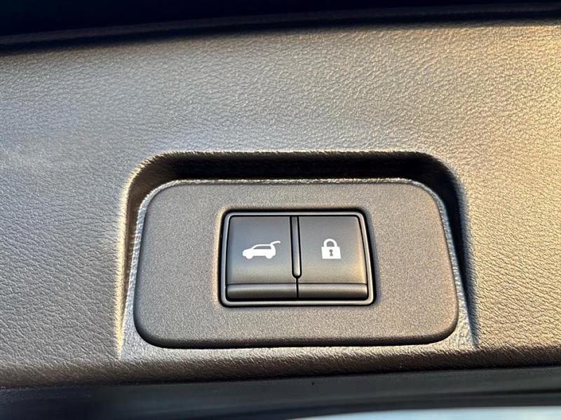 2024 Nissan Rogue SV photo 24