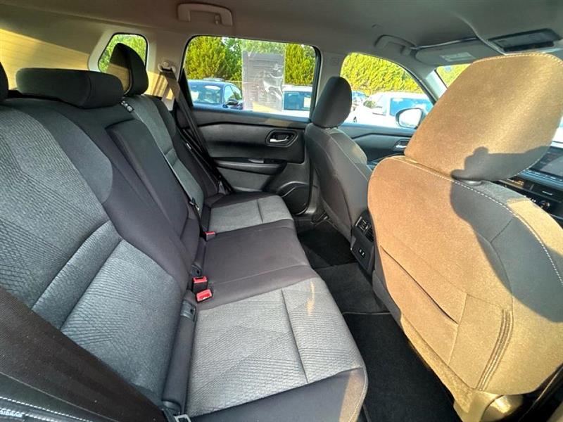 2024 Nissan Rogue SV photo 25