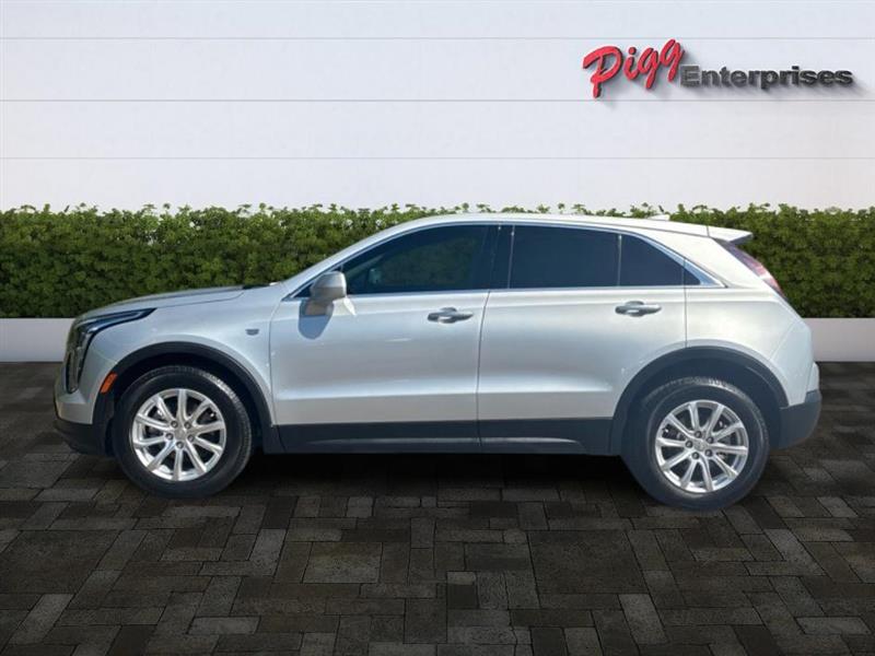 2019 Cadillac XT4 Luxury photo 2