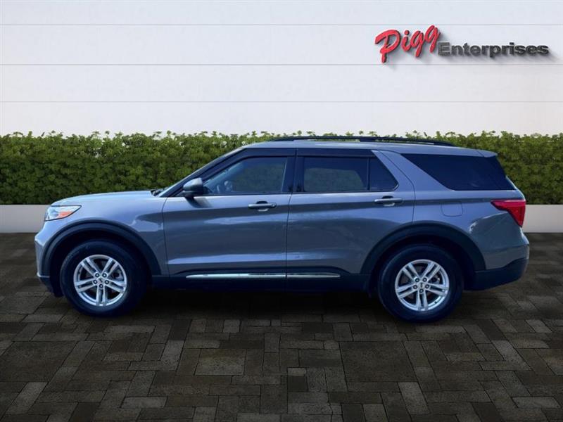 2024 Ford Explorer XLT photo 2