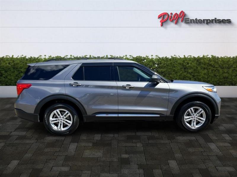 2024 Ford Explorer XLT photo 8