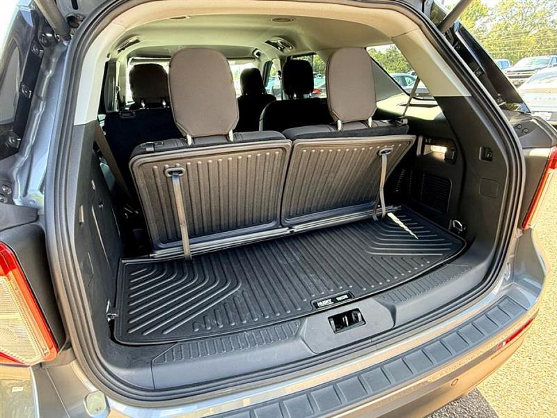 2024 Ford Explorer XLT photo 12