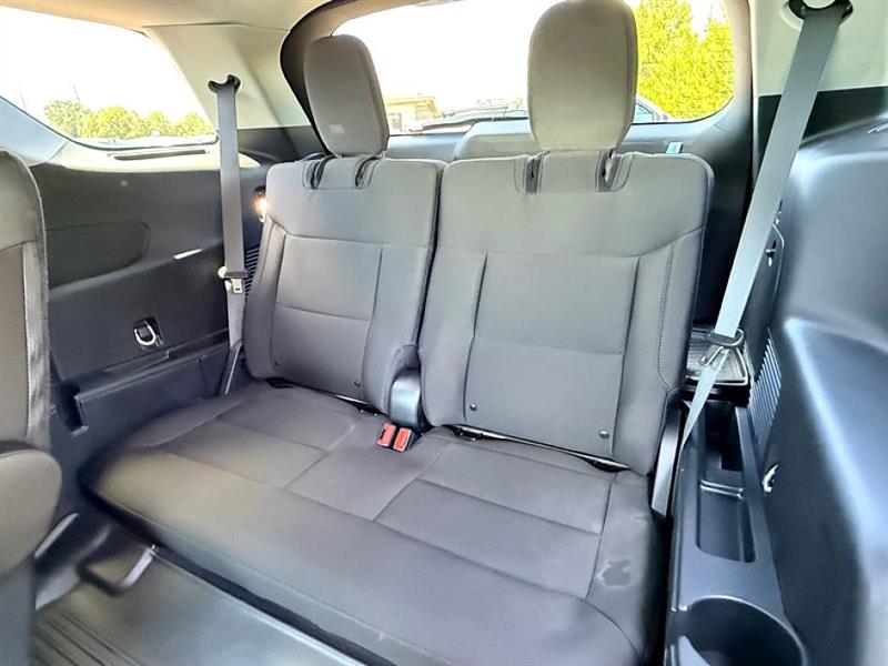 2024 Ford Explorer XLT photo 16