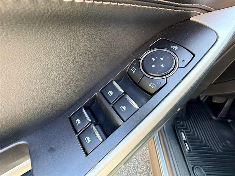 2024 Ford Explorer XLT photo 20