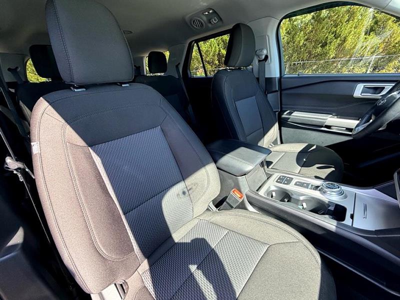 2024 Ford Explorer XLT photo 22