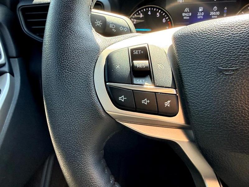 2024 Ford Explorer XLT photo 30