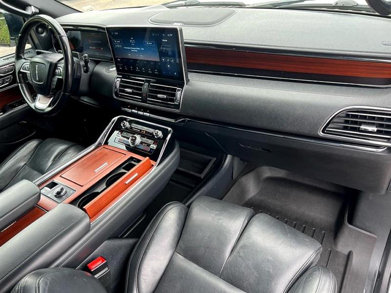 2022 Lincoln Navigator L Reserve photo 18