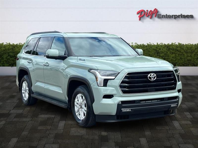 2025 Toyota Sequoia SR5 photo 7