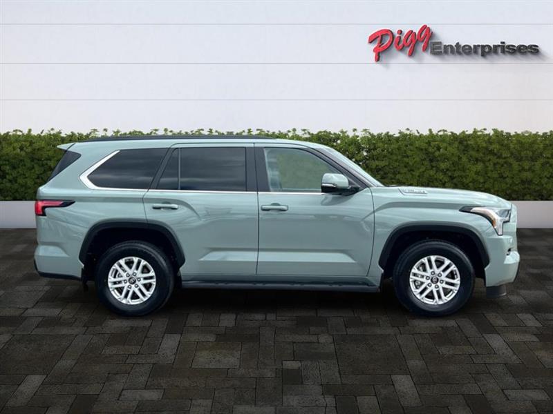 2025 Toyota Sequoia SR5 photo 8