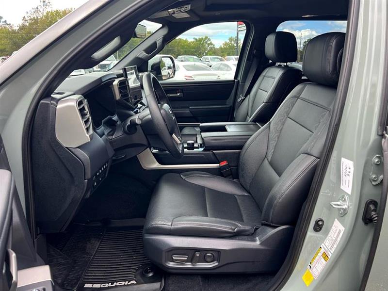 2025 Toyota Sequoia SR5 photo 13