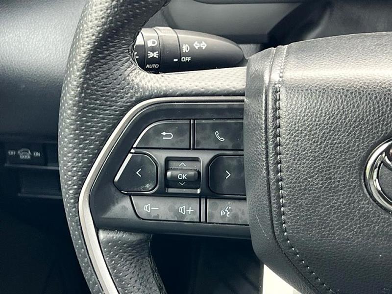 2025 Toyota Sequoia SR5 photo 22