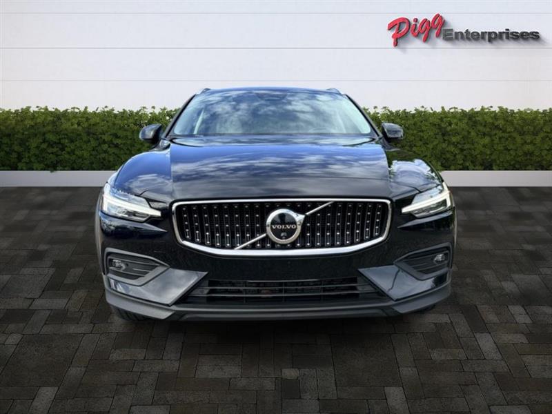 2024 Volvo V60 Cross Country Plus AWD photo 5
